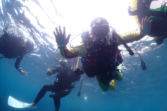 ダイビング,ダイバー、水面